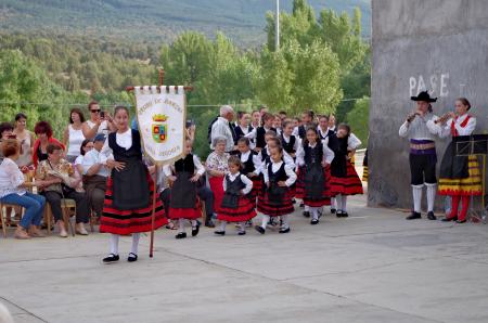 Grupo de danzas de Casla