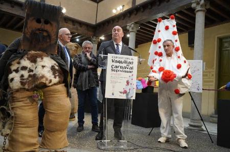 Imagen El patio de la Diputación exhibe la tradición carnavalesca de la provincia en la exposición ‘Vaquillas de Carnaval segovianas’, en la que han participado catorce pueblos